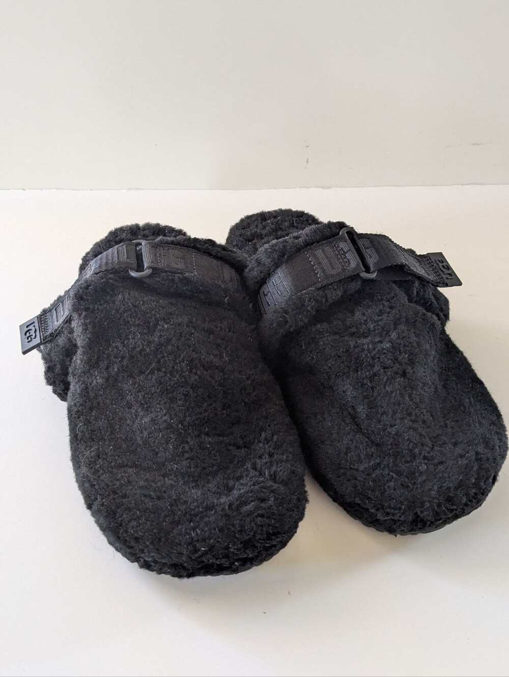 Men's UGG Fluff It Fuzzy Slippers - Black - Size 10